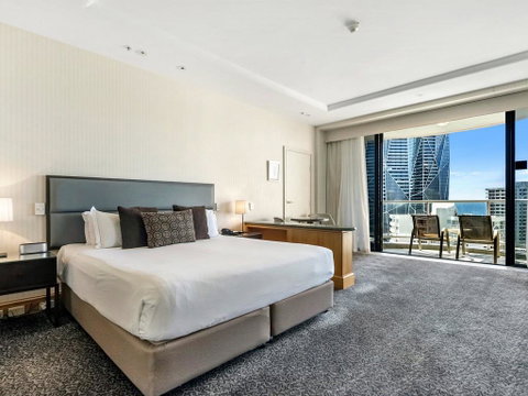 Gold Tower In The Oaks Hotel Surfers Paradise - 1020 - Pubs and Clubs 0