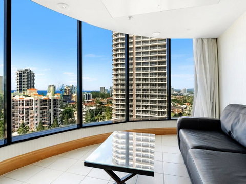 Gold Tower In The Oaks Hotel Surfers Paradise - 1020 - Pubs and Clubs 3