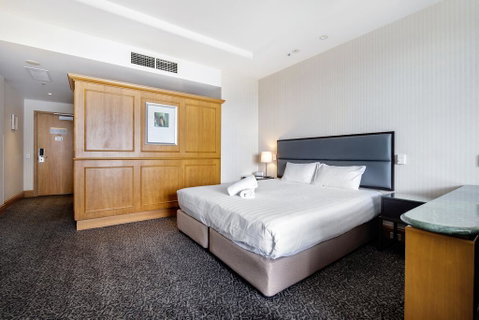 Gold Tower Private Deluxe King Room - Pubs and Clubs 2
