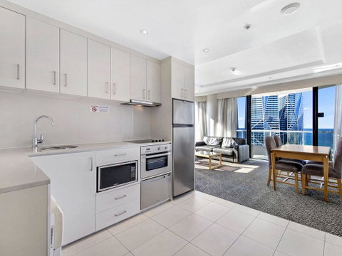 Gold Tower Private One Bedroom Apartment - Pubs and Clubs 2