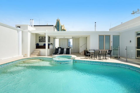 Golden Gate 2 Storey Penthouse With Pool - We Accommodate - Pubs and Clubs 0