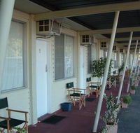 Golden Grain Motel - Pubs and Clubs