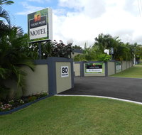 Golden Palms Motor Inn - Pubs and Clubs
