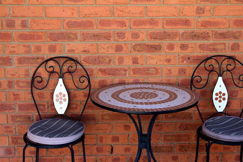 Golden River Motor Inn - Pubs and Clubs 1