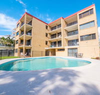 Golden Shores Unit 3 21 Landsborough Parade - Go Out
