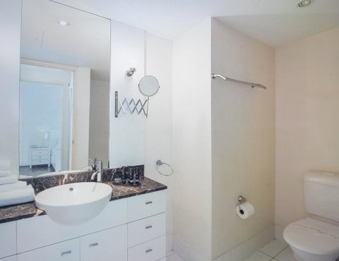 Gorgeous Riverview Apartment. Chevron Renaissance - Pubs and Clubs 2