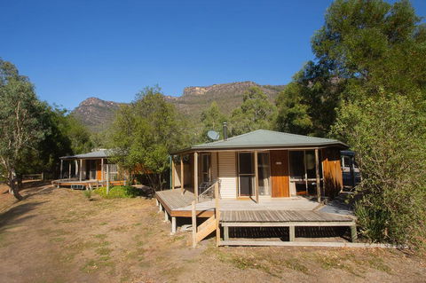Grampians Chalets - Pubs and Clubs 0