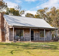 Grampians Pioneer Cottages - Pubs and Clubs