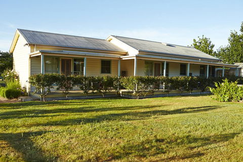 Grampians View B&B - Pubs and Clubs 2