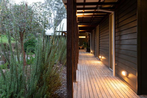 Grandview Retreat - Pubs and Clubs 2