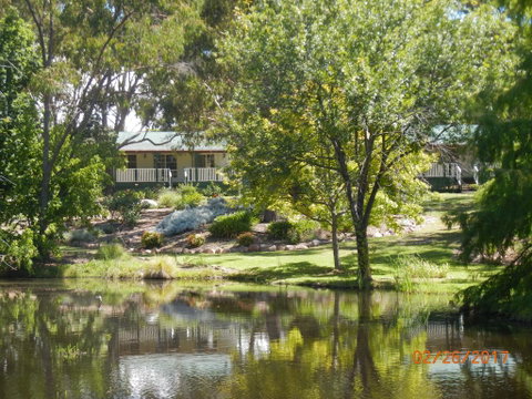 Granite Gardens Cottages & Lake Retreat - Pubs and Clubs 0