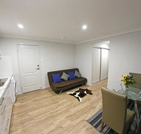 Granny Flat next to golf course - Pubs and Clubs