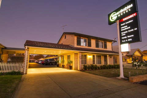 Green Gables Motel - Pubs and Clubs 0