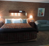 Greenacres Motel - Go Out