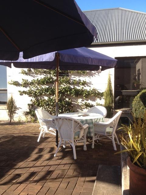 Greengate Bed And Breakfast - Pubs and Clubs 3