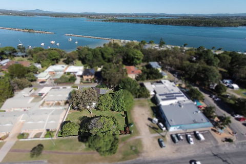 Greenwood House - Pubs and Clubs 2