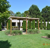 Grevillea Gardens Apartment 3 - Pubs and Clubs