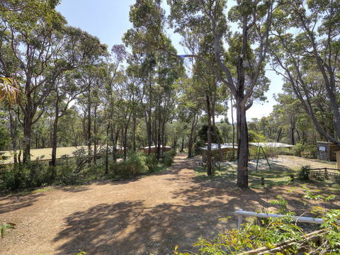 Gum Grove Chalets - Pubs and Clubs 1