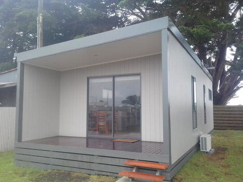 Gum Tree Caravan Park - Pubs and Clubs 2