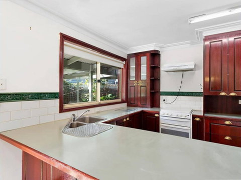 GUMS & ROSES - Family Home In The Heart Of Town. - Go Out 3