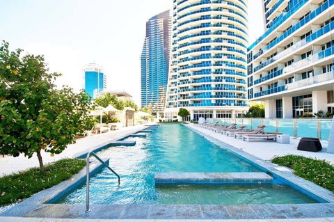 H Residences - Private Apartments - Apartment Stay - Pubs and Clubs 0