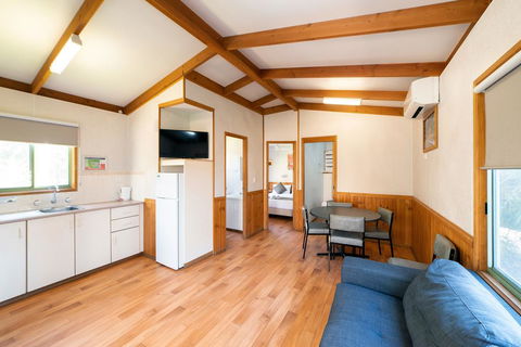 Halls Gap Gardens Caravan Park - Pubs and Clubs 2