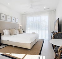 Hamptons 1 Broadbeach Apartment - 1 Bedroom - New Luxurious - Pubs and Clubs