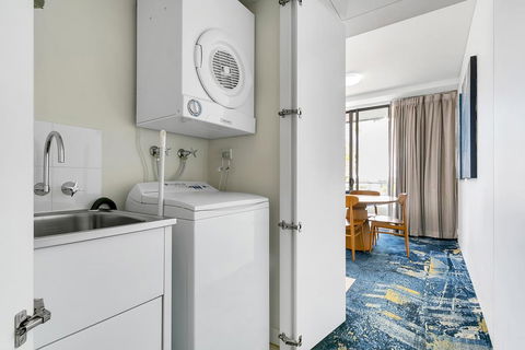 Harbour Lights Apartments - Go Out 1