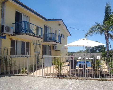 Harrington Village Motel - Pubs and Clubs 0