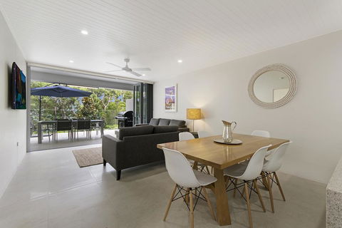 Headland Views Apartments - Pubs and Clubs 2