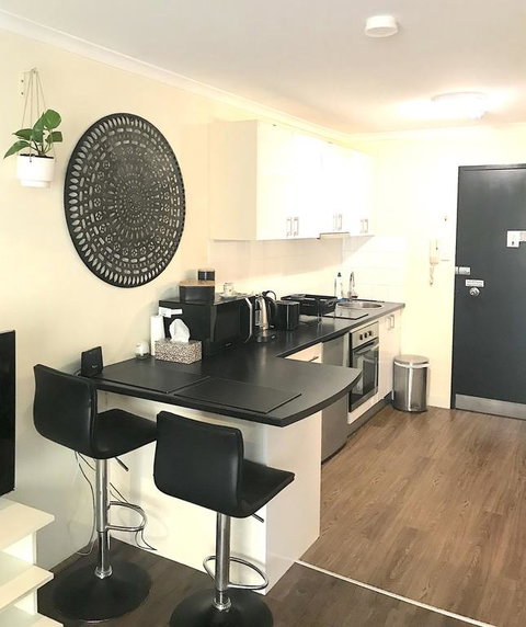 Heart Of Manly Apartment - Go Out 3