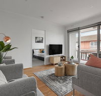 Heart of Ormond Apartment by Ready Set Host - Pubs and Clubs