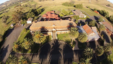 Hermitage Hill Country Retreat - Pubs and Clubs 2