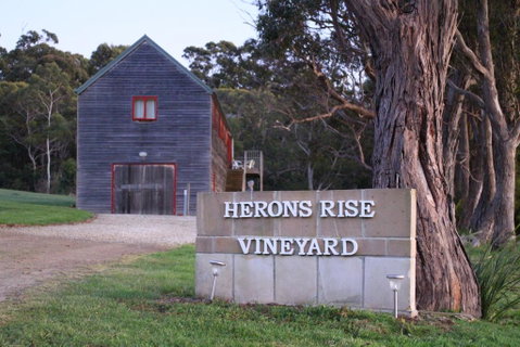 Herons Rise Vineyard Accommodation - Go Out 0