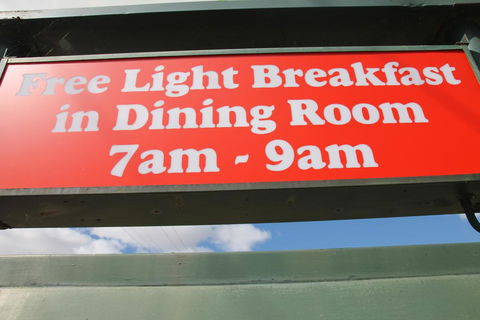 Hi Way Eight Motor Inn - Pubs and Clubs 0