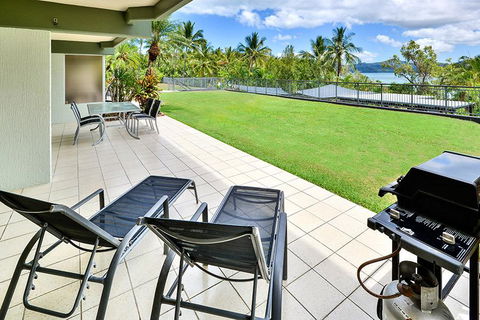 Hibiscus 006 - Hamilton Island - Pubs and Clubs 2