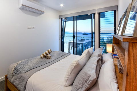 Hidden Cove On Hamilton Island - Pubs and Clubs 2