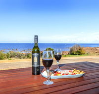 High Tide - Wallaroo Beachfront Property - Pet-Friendly - Pubs and Clubs
