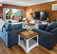 High Tide five star appartment - Pubs and Clubs