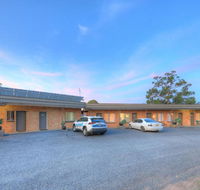 Hilldrop Motor Inn - Pubs and Clubs