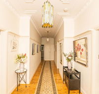 Hillside Cottage  Comfy Spacious Walk to CBD  Stannies - Pubs and Clubs
