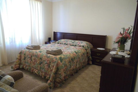 Hillview B & B Forbes - Pubs and Clubs 2