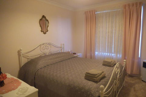 Hillview B & B Forbes - Pubs and Clubs 3