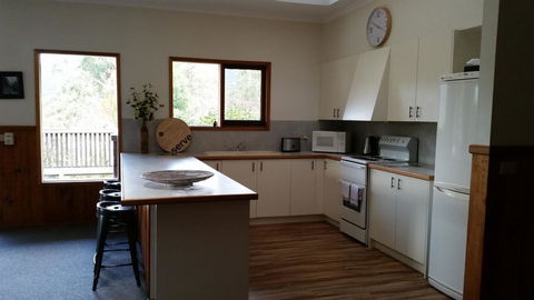 Hiview Holiday Home - Pubs and Clubs 2
