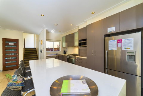 Holiday Home Bayhill Manor - Go Out 2