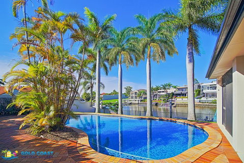 Holiday Home Coveside @ Sanctuary Cove - Go Out 1