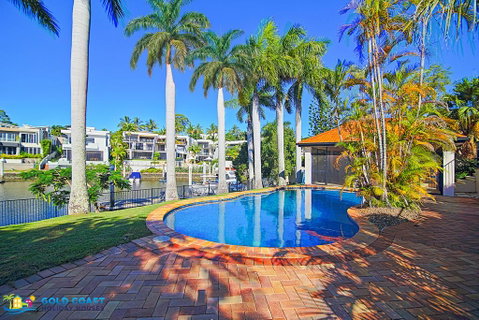 Holiday Home Coveside @ Sanctuary Cove - Go Out 0