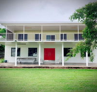 Holiday Rental - Huge House With Beach Views - Pubs and Clubs