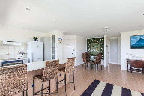 Home Away From Home With Sweeping Ocean Views - Unit 12, 60 Peregian Esplanade - Pubs and Clubs 3
