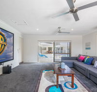 Homely Getaways in Broadbeach Waters - Pubs and Clubs
